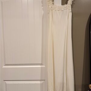 Jessica McClintock Elegant Cream Formal Dress with Floral Lace Emboidered Straps